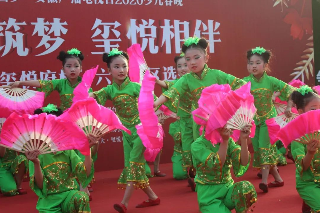 暴风降临！选手们带来精彩表演