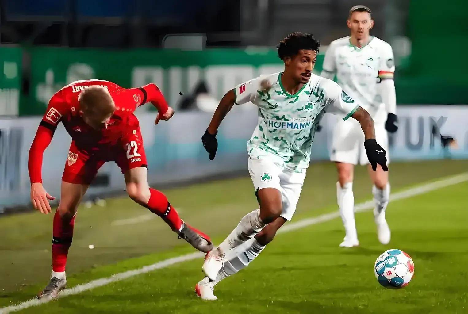 爱游戏网页版入口-柏林赫塔客场大胜，实现逆袭