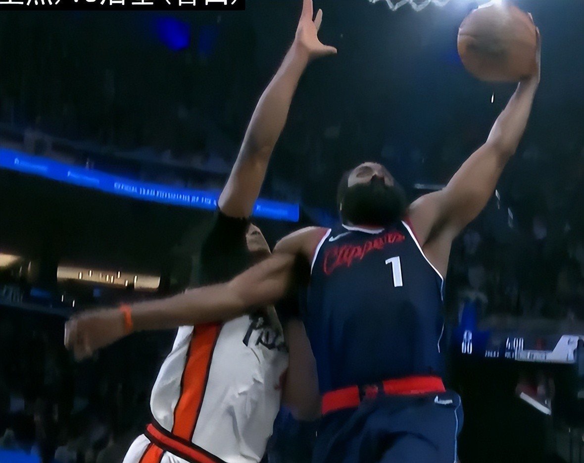 快船队惜败篮网队,遭遇两连败 快船队惜败篮网队,遭遇两连败