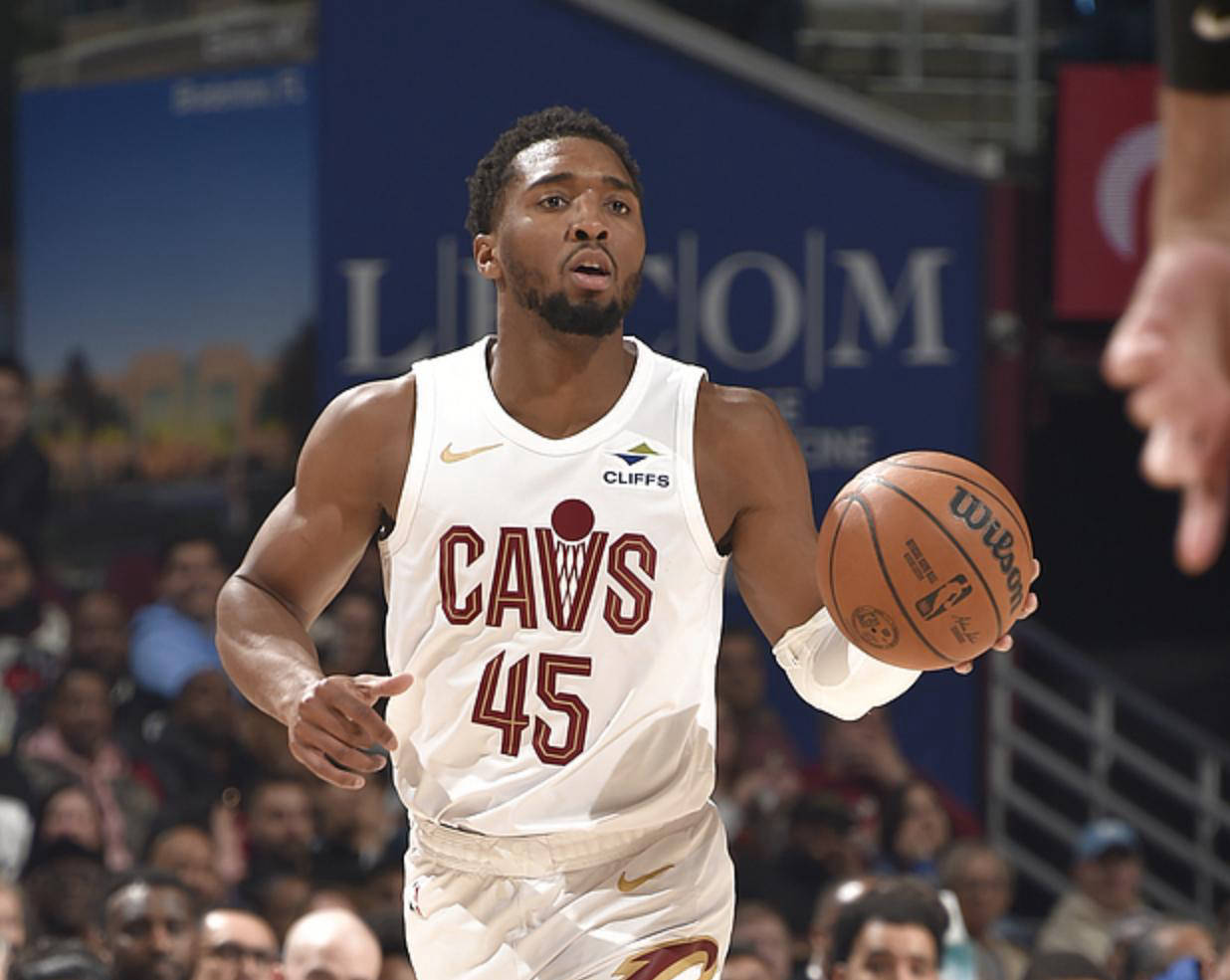 爱游戏登录-包含骑士大胜国王，东部球队逐渐崛起的词条