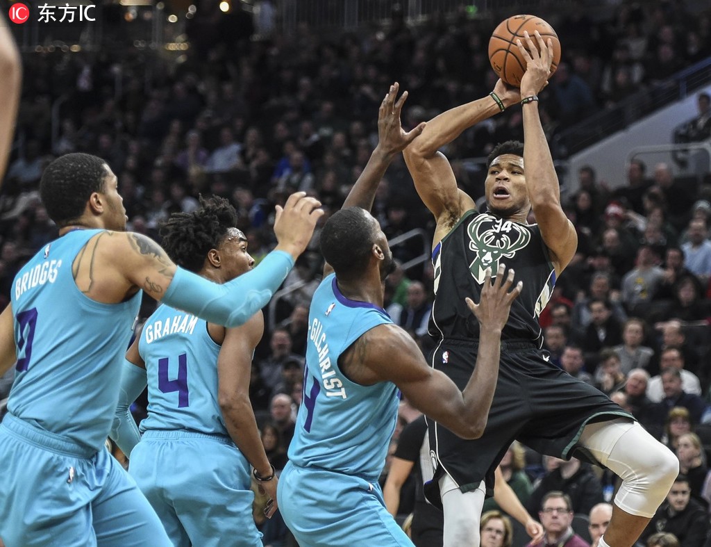 爱游戏体育直播-雄鹿力克老鹰豪取六连胜