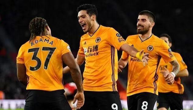 爱游戏体育地址-狼队继续取胜，战胜伯恩茅斯