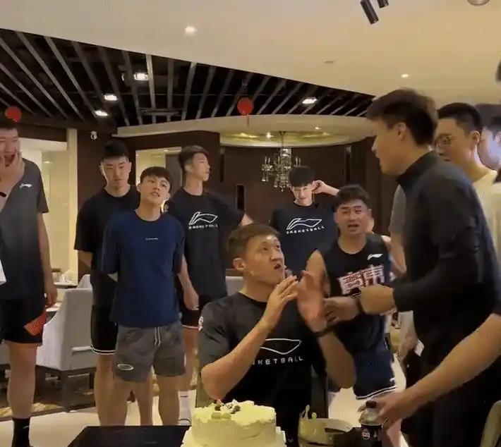 爱游戏-广东男篮主场大胜福建取得五连胜