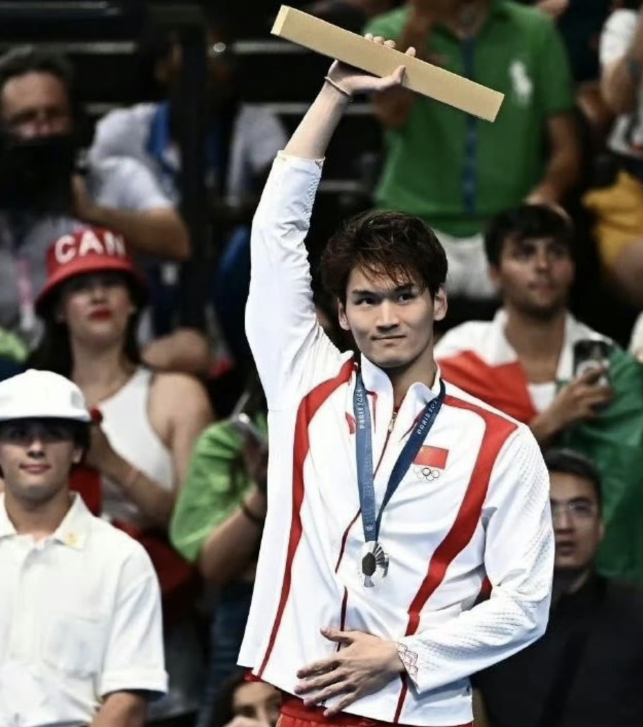 南非游泳选手登上最高领奖台