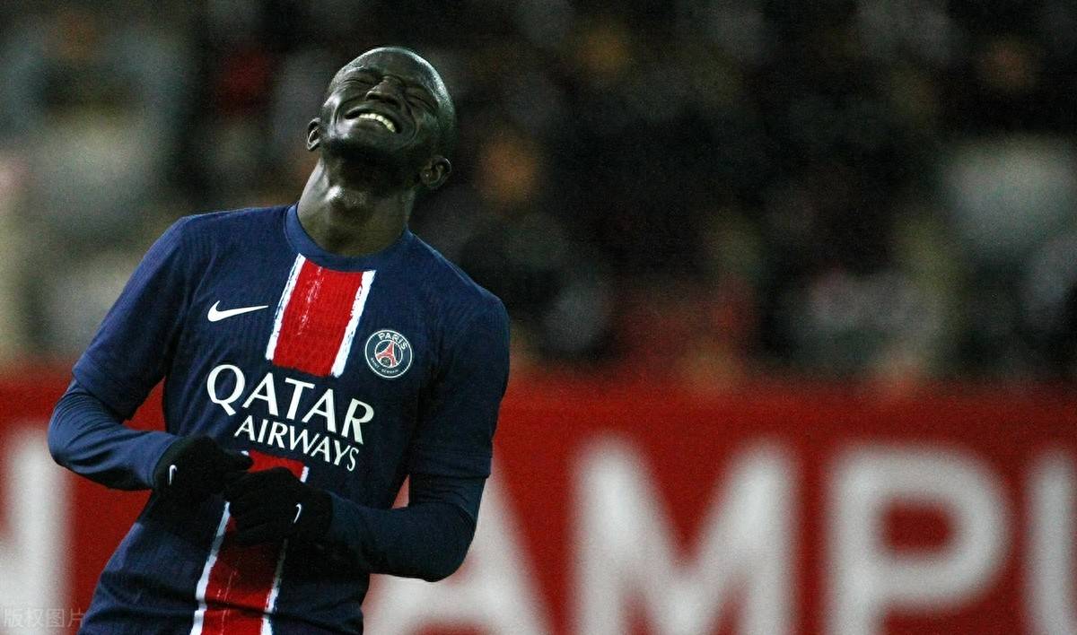 关于曼城客场大胜PSG，提前锁定小组第一的信息